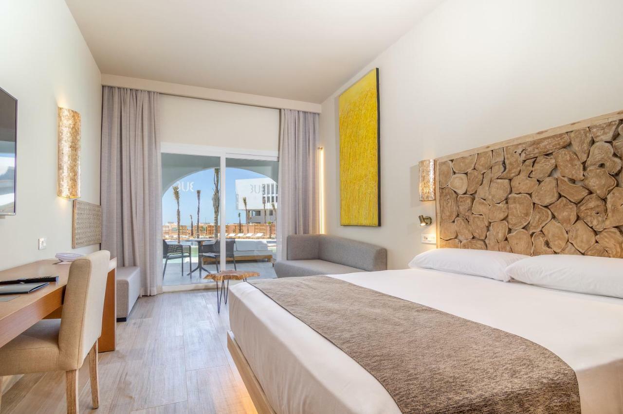 Hotel Zahara Beach&Spa - Adults Recommended Zahara de los Atunes Exterior foto A room at the hotel